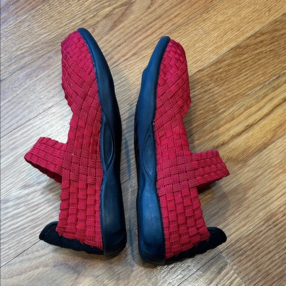bernie mev. Kids woven Mary Jane slip on little Red Dress Shoes 1.5-2 kids new